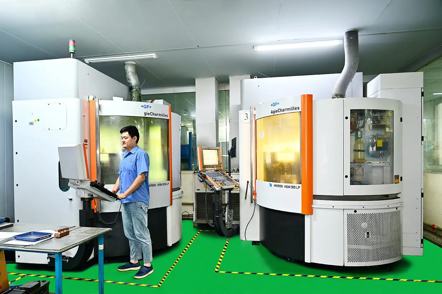 CNC machining center for die tooling